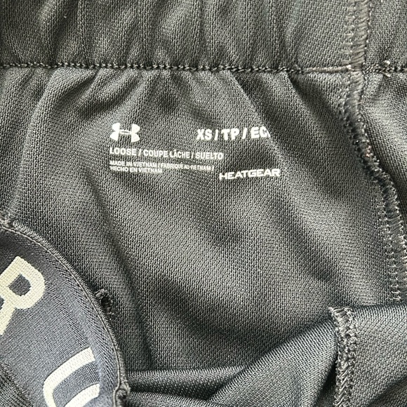 Under Armour Women’s XS Black Athletic Shorts - Picture 4 of 4